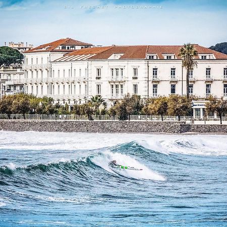 Grand Hotel Des Sablettes Plage, Curio Collection By Hilton La Seyne-sur-Mer Exterior photo