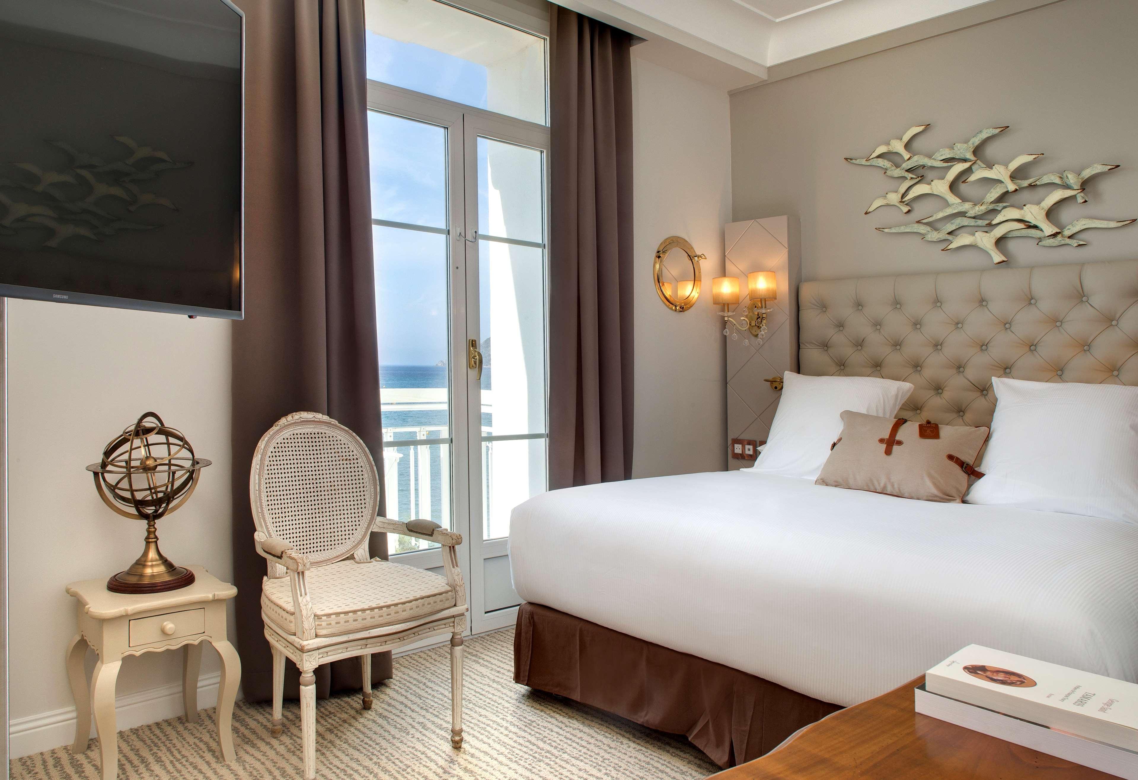 Grand Hotel Des Sablettes Plage, Curio Collection By Hilton La Seyne-sur-Mer Exterior photo