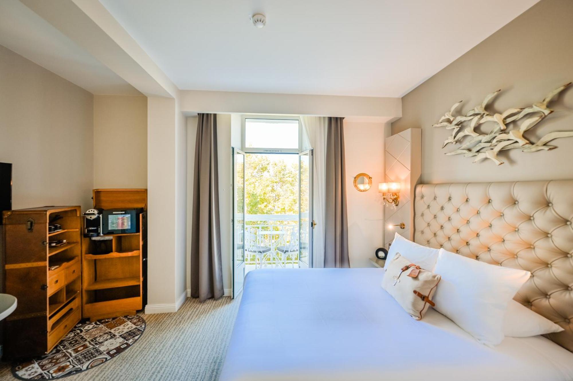 Grand Hotel Des Sablettes Plage, Curio Collection By Hilton La Seyne-sur-Mer Exterior photo