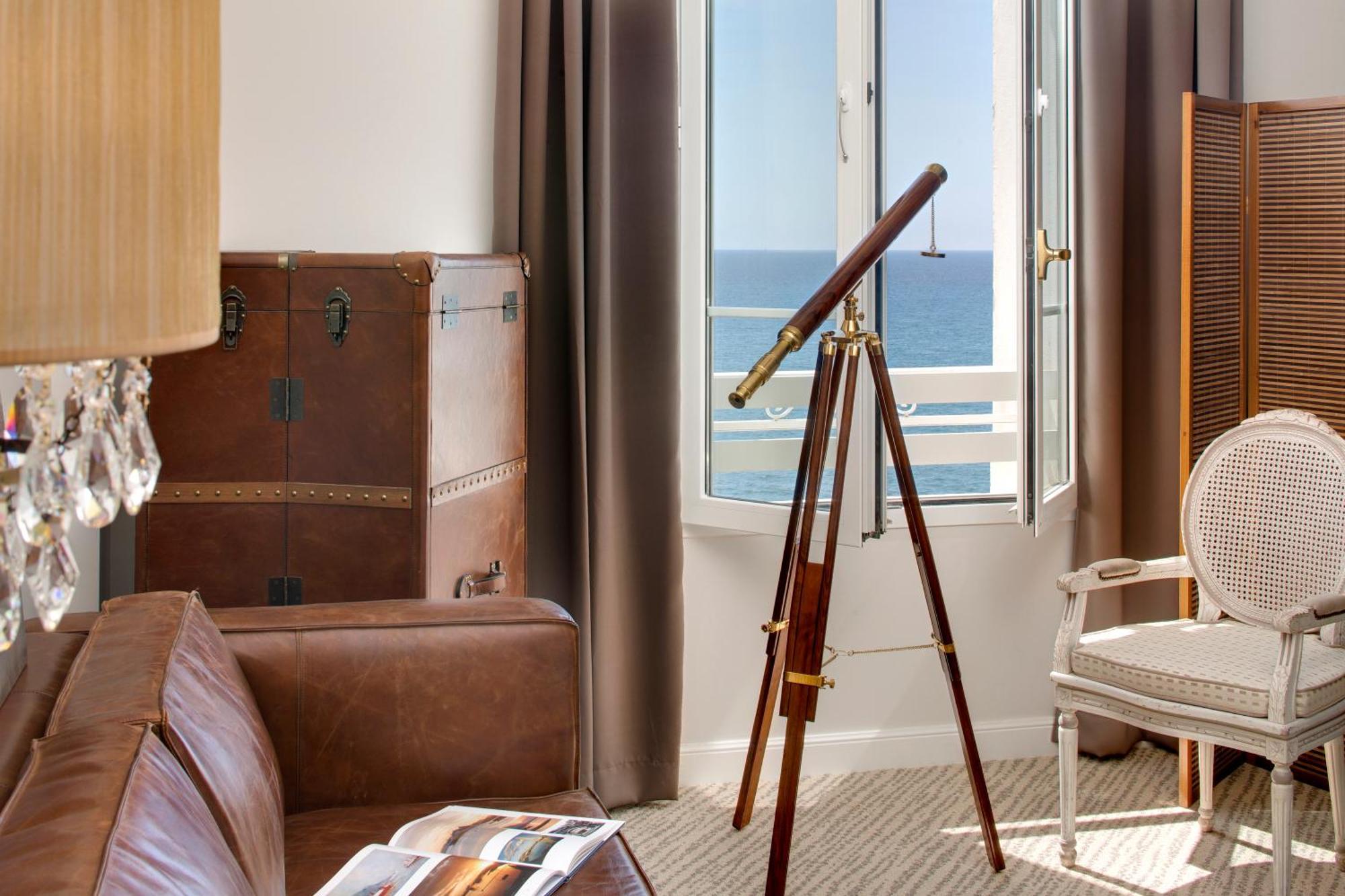 Grand Hotel Des Sablettes Plage, Curio Collection By Hilton La Seyne-sur-Mer Exterior photo