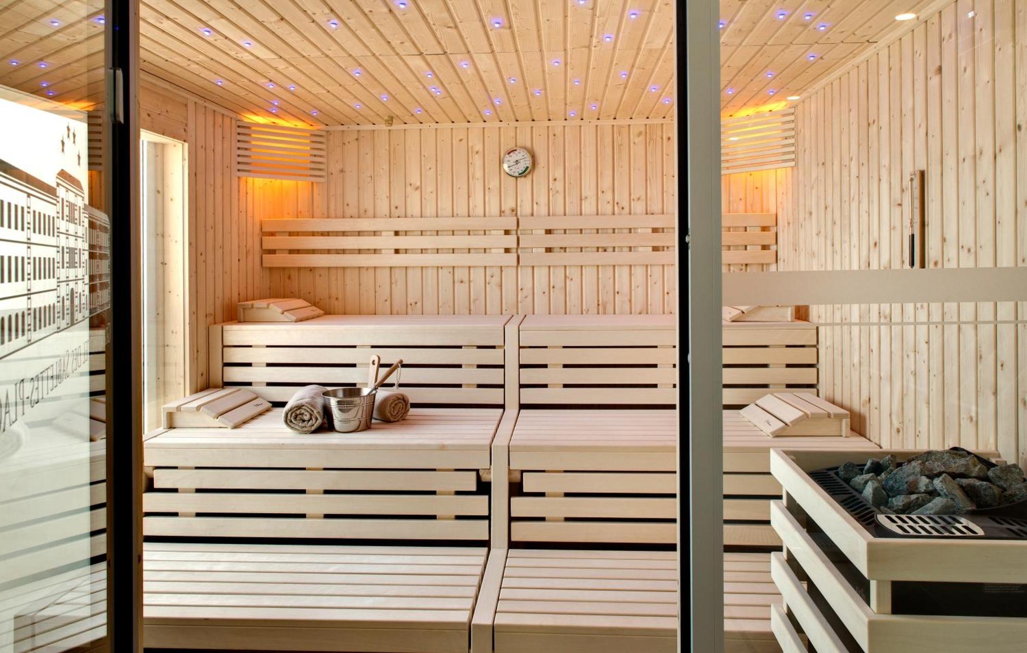 Grand Hotel Des Sablettes Plage, Curio Collection By Hilton La Seyne-sur-Mer Exterior photo