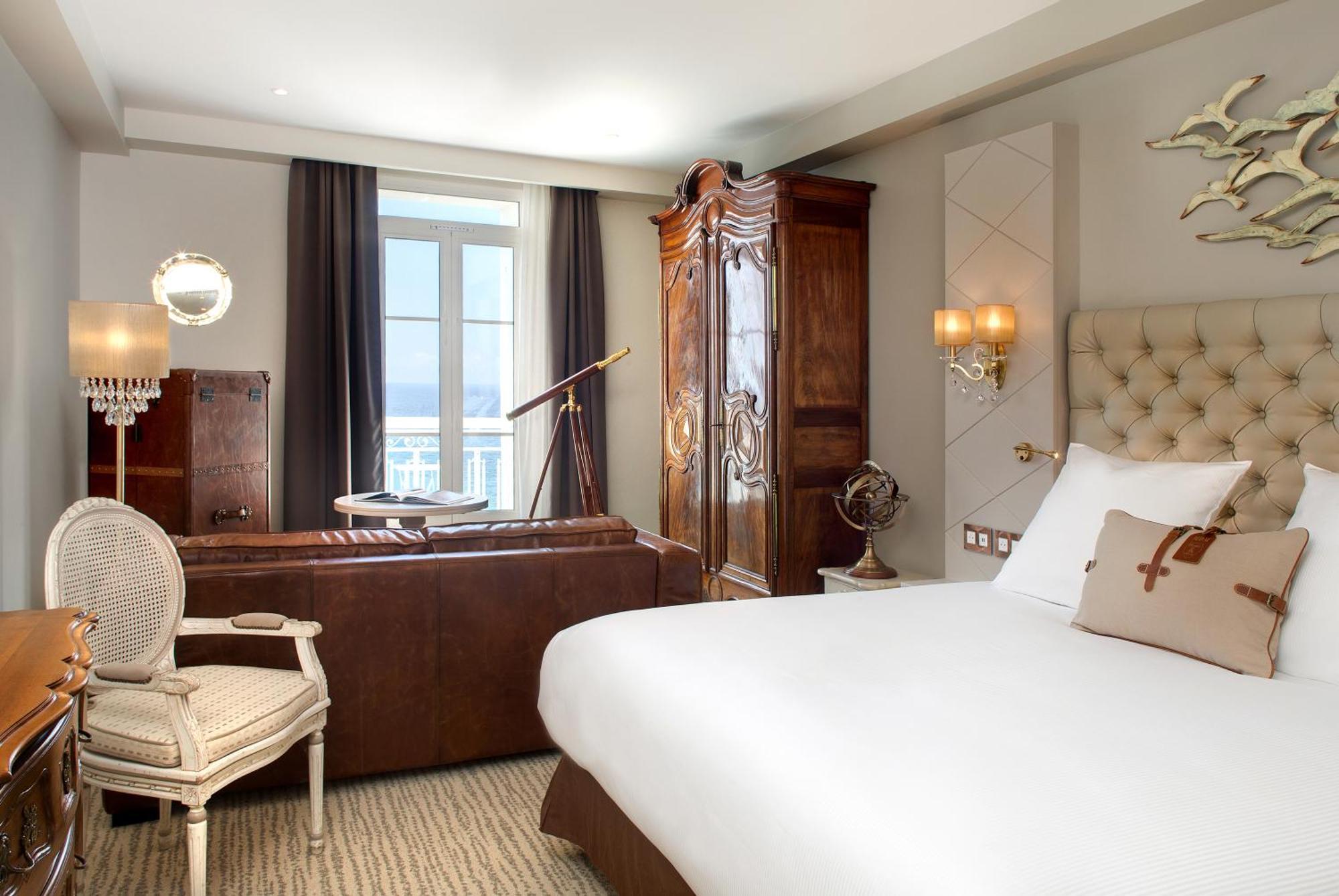Grand Hotel Des Sablettes Plage, Curio Collection By Hilton La Seyne-sur-Mer Exterior photo