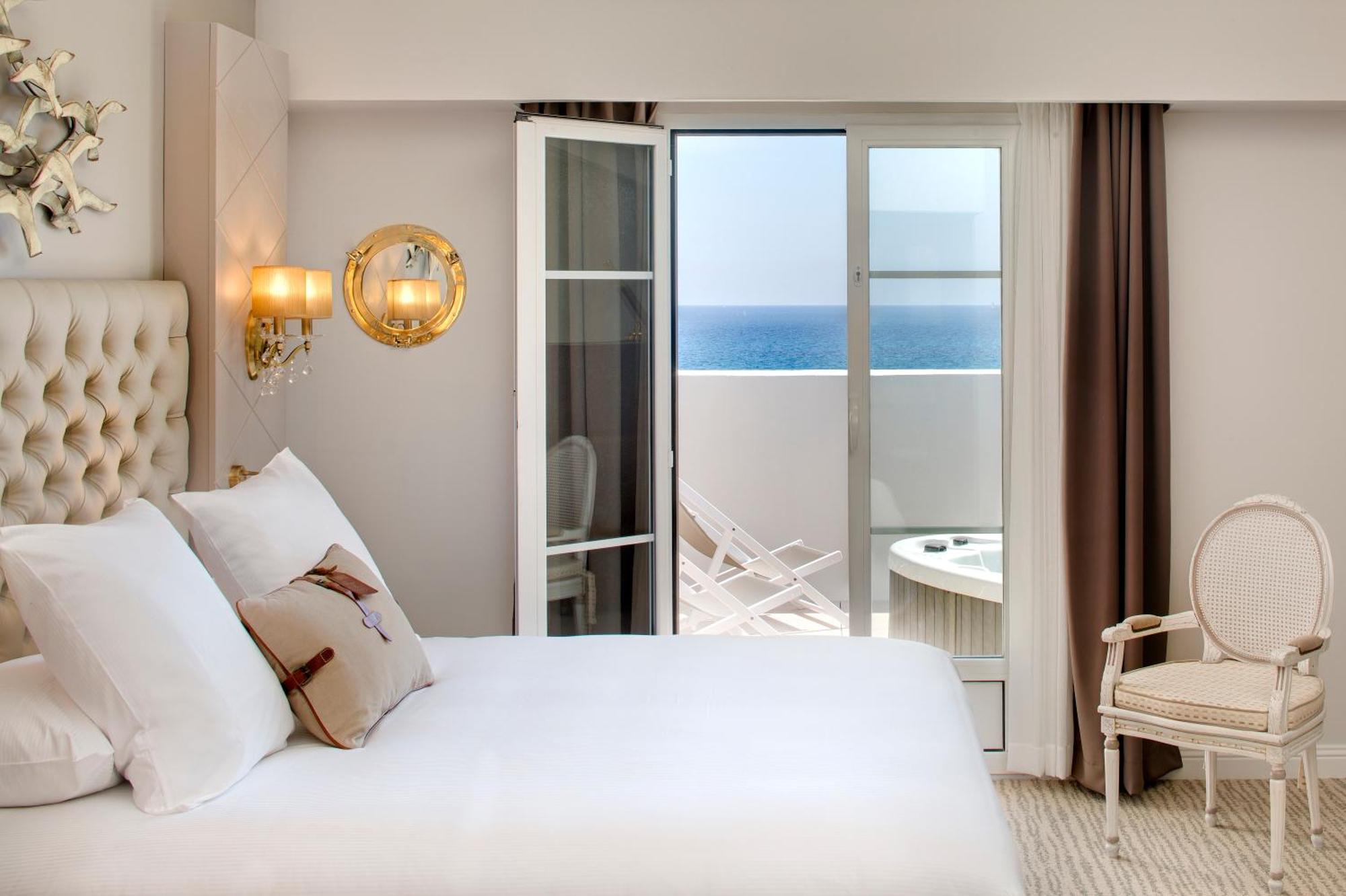 Grand Hotel Des Sablettes Plage, Curio Collection By Hilton La Seyne-sur-Mer Exterior photo